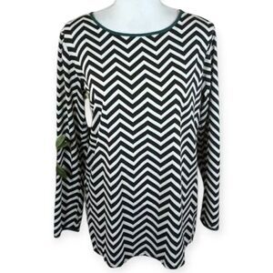 JW STYLE CHEVERON PRINT BLACK, WHITE, & GREEN BLOUSE SZ.S EUC
